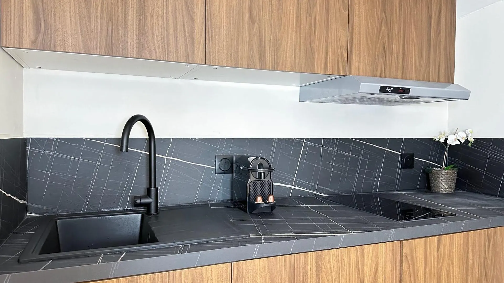 Apartament Stylish Duplex In Front Of Buttes-Chaumont Paryż Francja