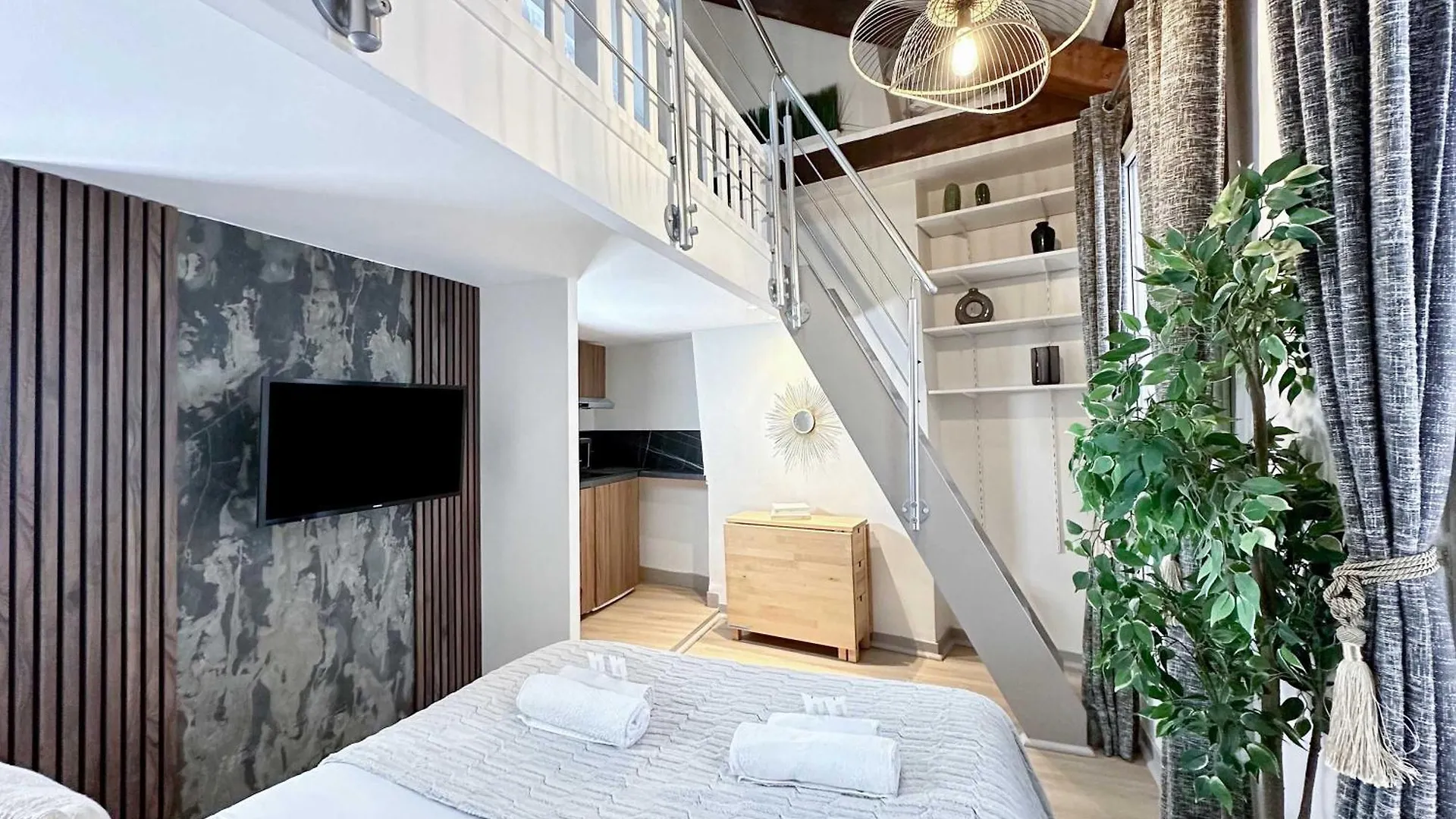 Apartament Stylish Duplex In Front Of Buttes-Chaumont Paryż
